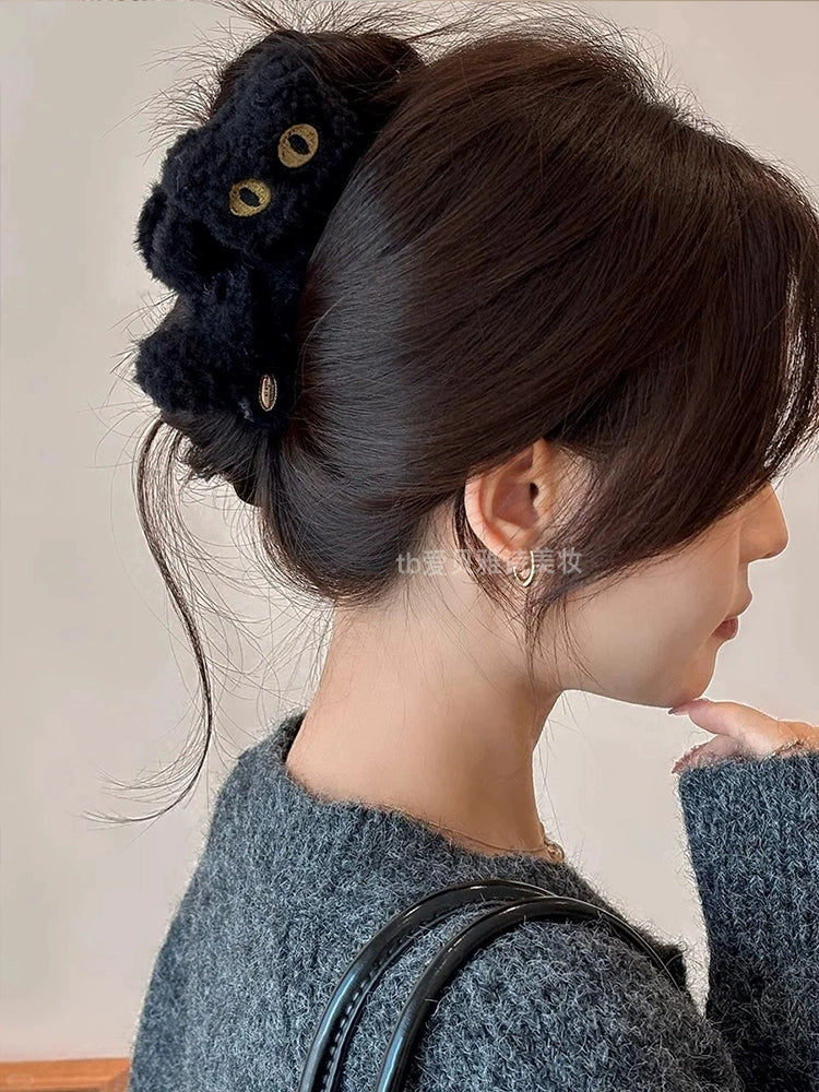 Recently seen super cool kitten! Korean cute plush cat scratch clip on the back of the head shark hairpin
